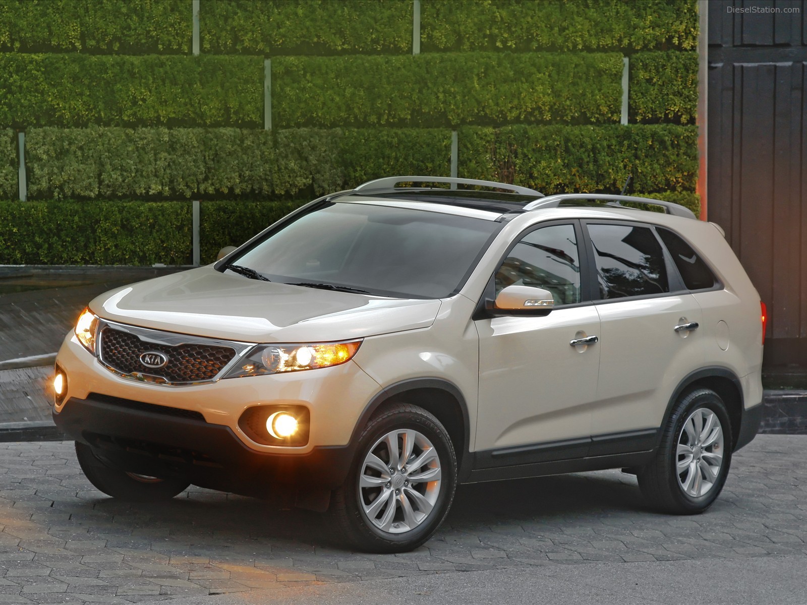 Kia Sorento CUV 2011 