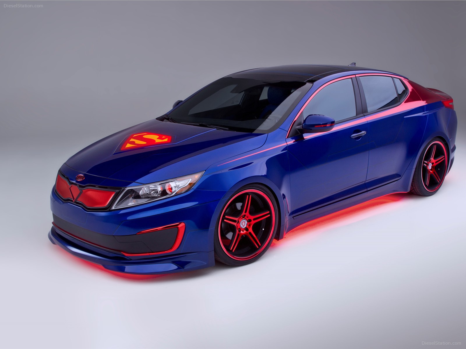 Superman's Kia Optima Hybrid 2013