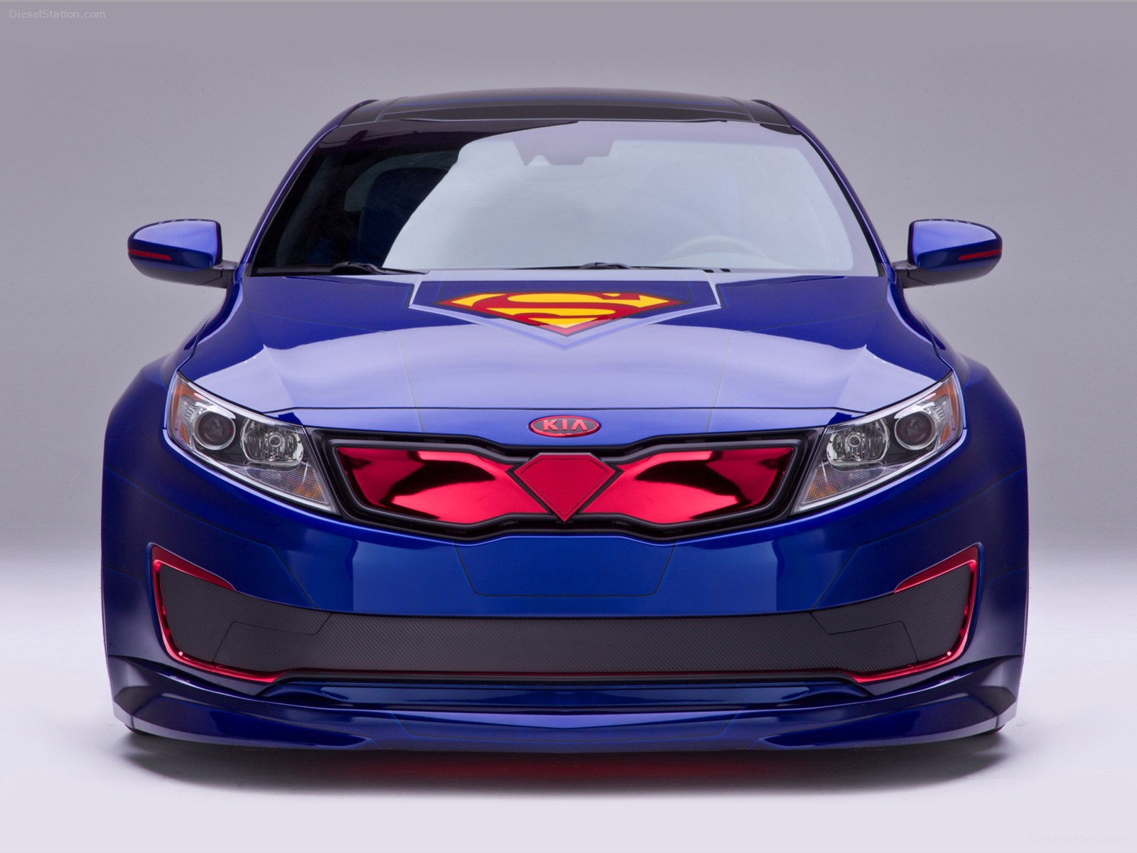 Superman's Kia Optima Hybrid 2013