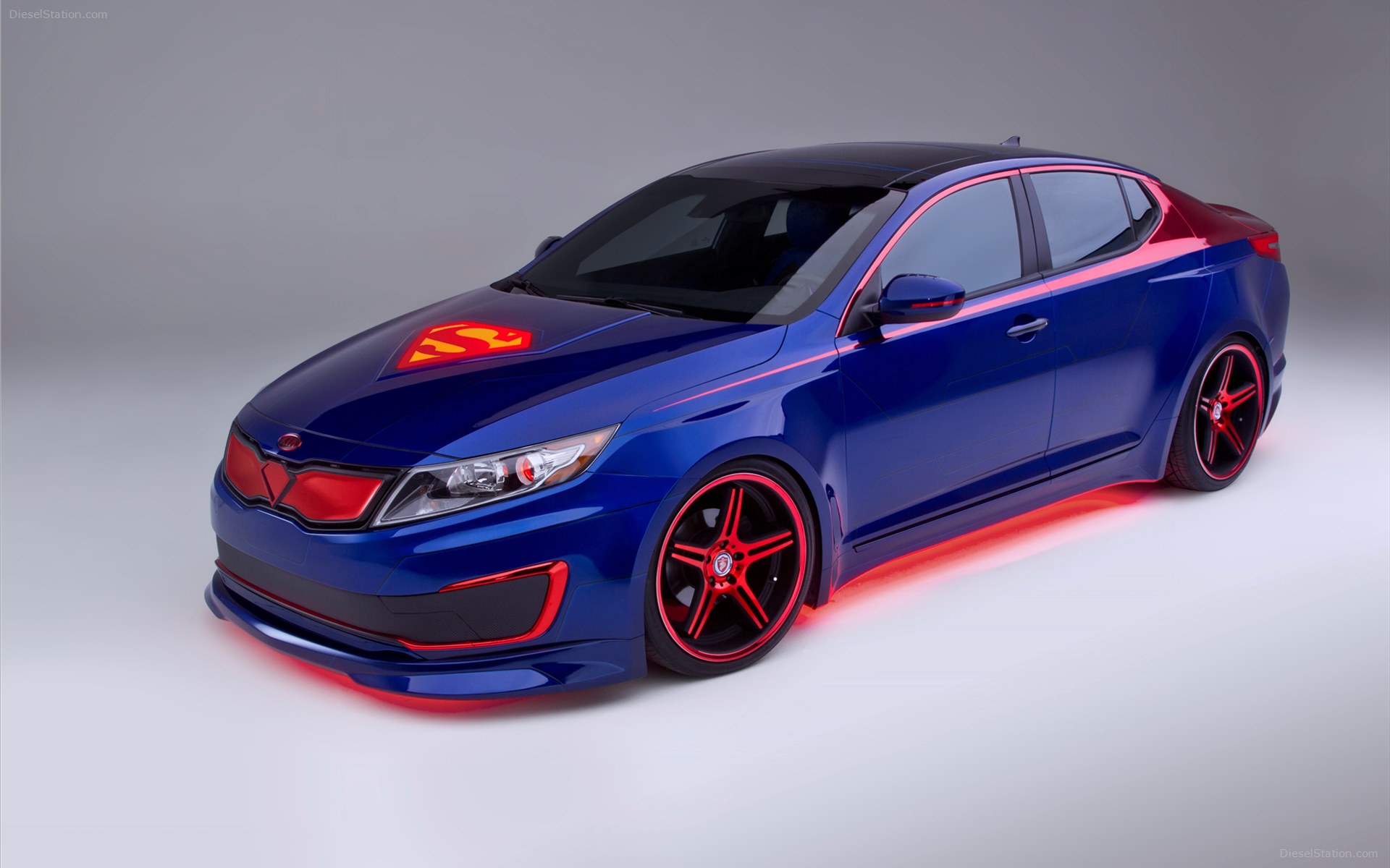 Superman's Kia Optima Hybrid 2013