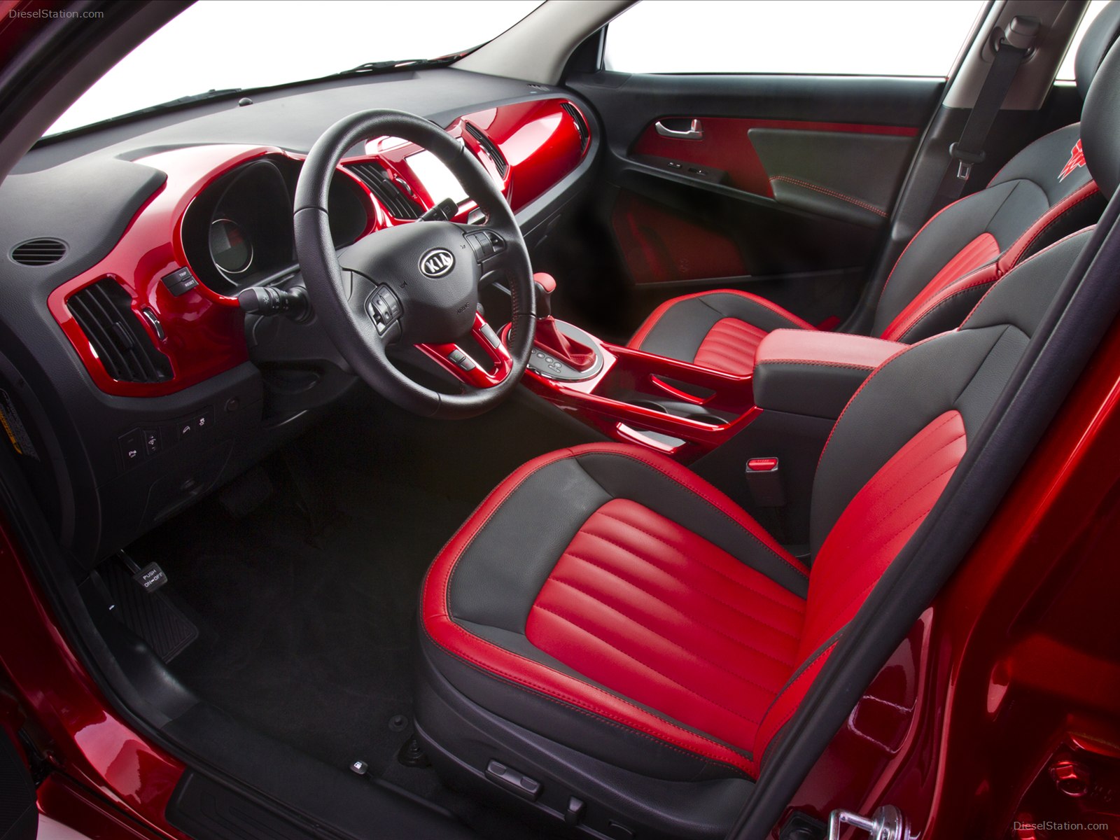 Wonder Woman Kia Sportage 2013