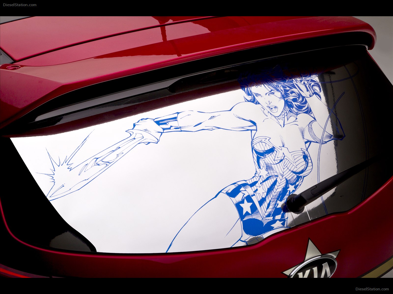 Wonder Woman Kia Sportage 2013