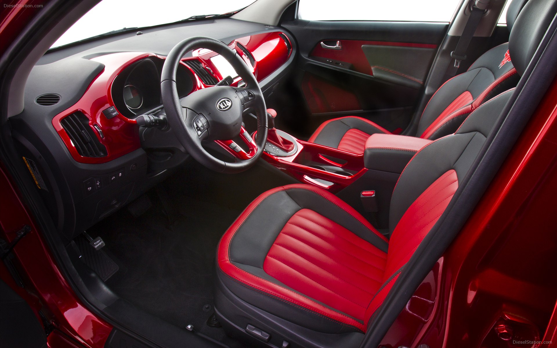 Wonder Woman Kia Sportage 2013