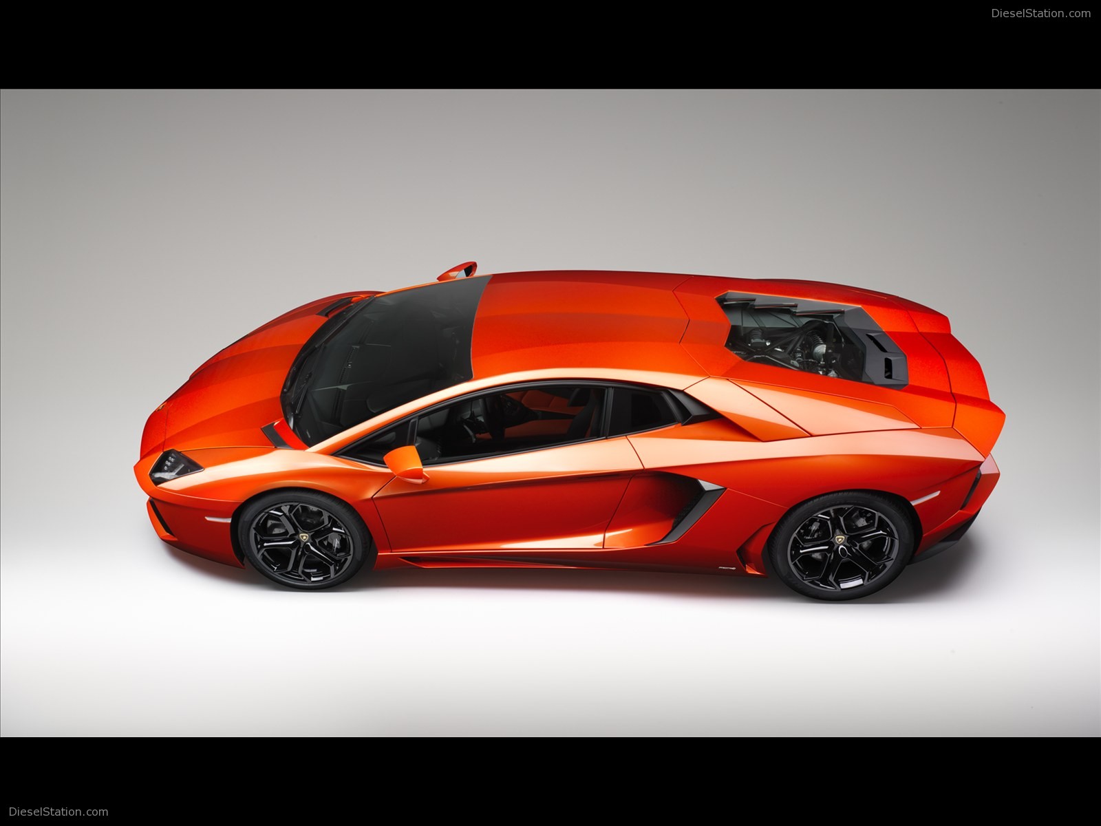 Lamborghini Aventador LP 700-4 2011