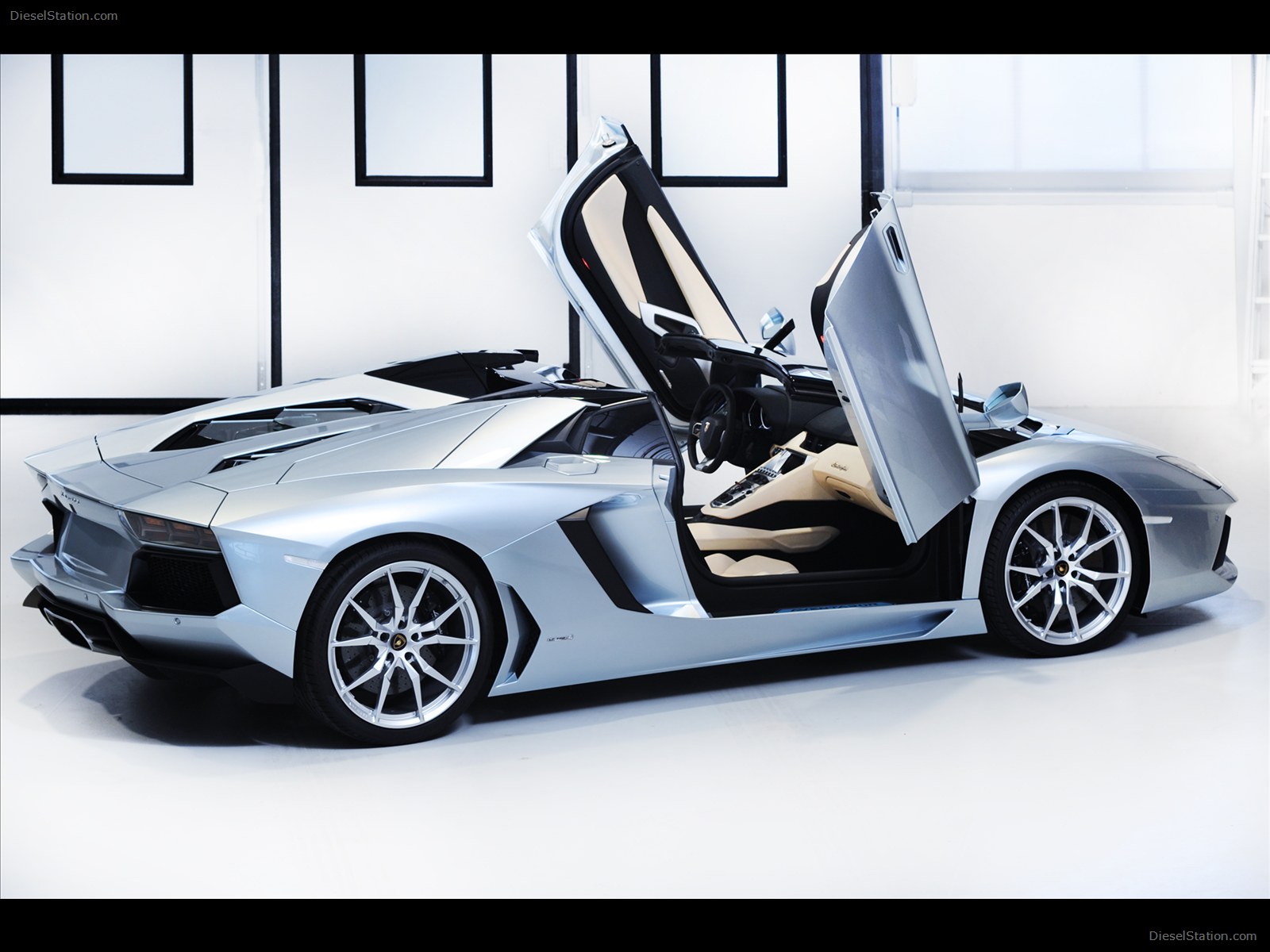 Lamborghini Aventador LP700 4 Roadster 2014 Lamborghini Aventador LP700 4 Roadster 2014