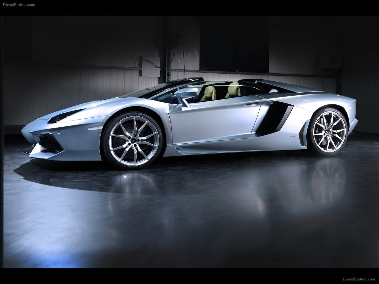 Lamborghini Aventador LP700 4 Roadster 2014 Lamborghini Aventador LP700 4 Roadster 2014