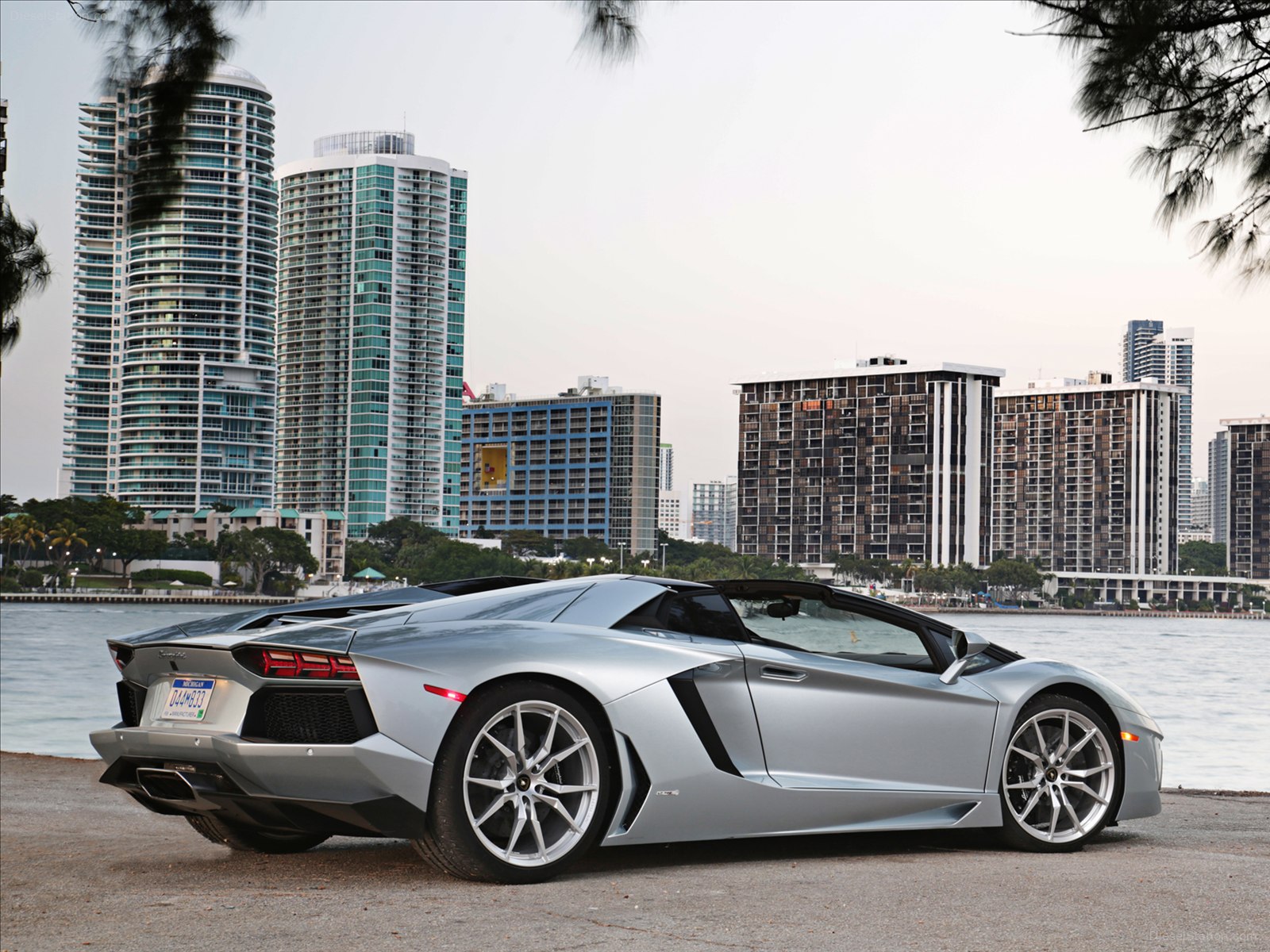 Lamborghini Aventador LP700 4 Roadster 2014 Lamborghini Aventador LP700 4 Roadster 2014