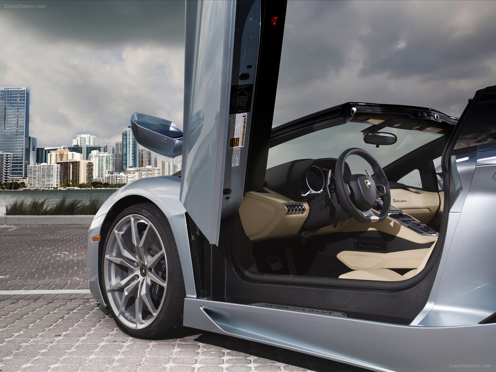Lamborghini Aventador LP700 4 Roadster 2014 Lamborghini Aventador LP700 4 Roadster 2014