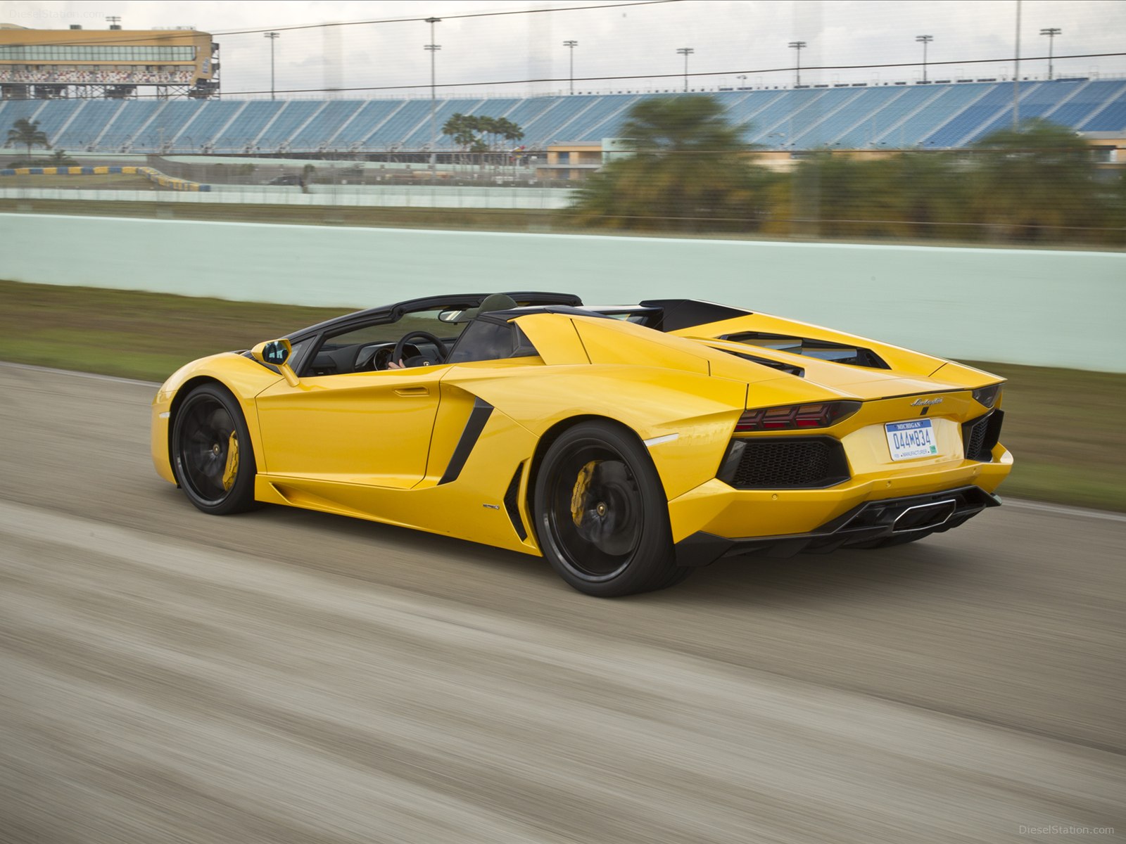 Lamborghini Aventador LP700 4 Roadster 2014 Lamborghini Aventador LP700 4 Roadster 2014