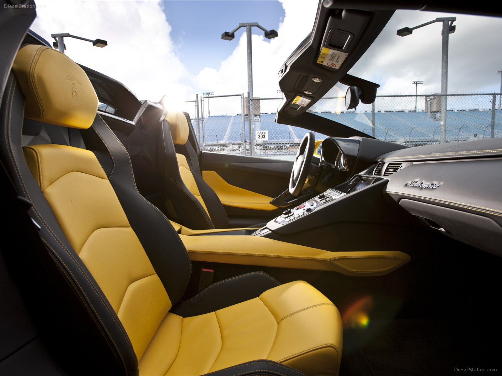 Lamborghini Aventador LP700 4 Roadster 2014 Lamborghini Aventador LP700 4 Roadster 2014