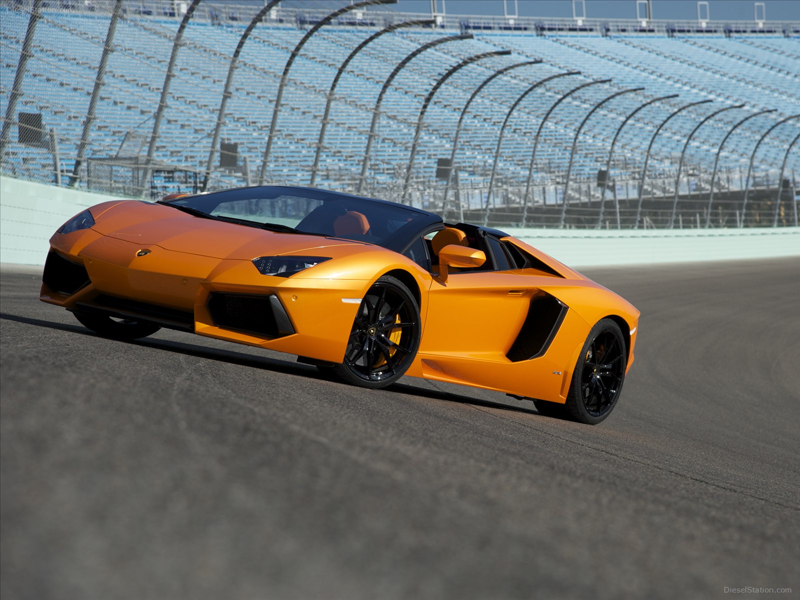 Lamborghini Aventador LP700 4 Roadster 2014 Lamborghini Aventador LP700 4 Roadster 2014