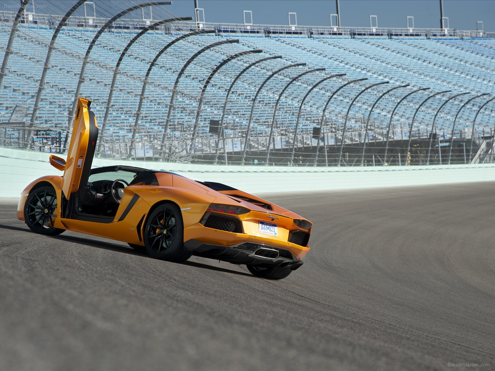 Lamborghini Aventador LP700 4 Roadster 2014 Lamborghini Aventador LP700 4 Roadster 2014