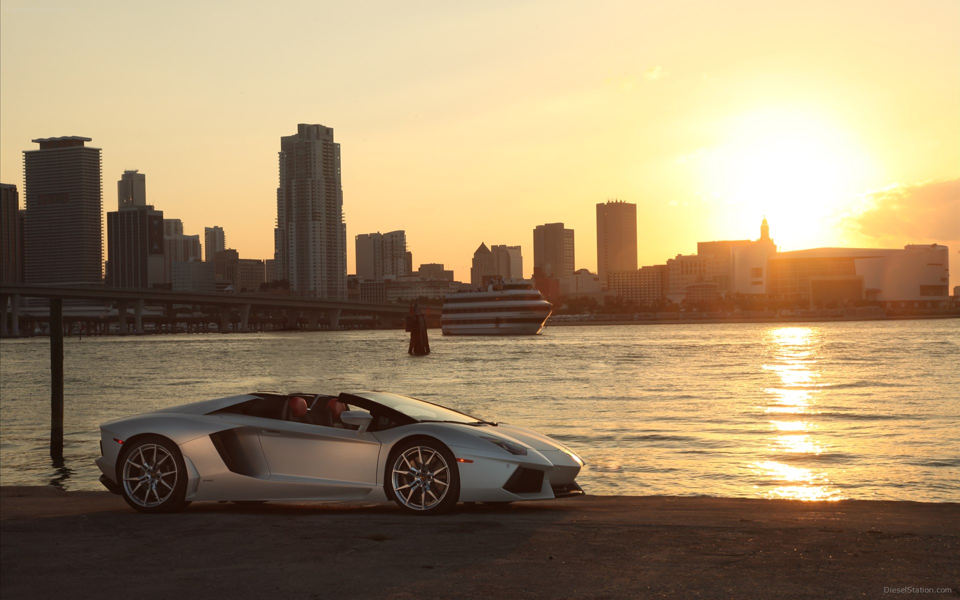 Lamborghini Aventador LP700 4 Roadster 2014 Lamborghini Aventador LP700 4 Roadster 2014
