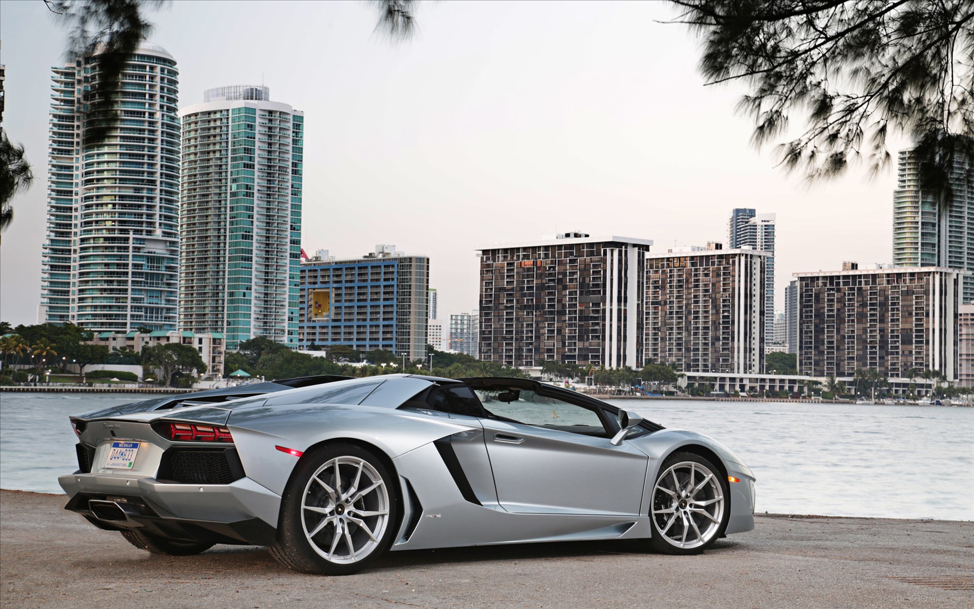 Lamborghini Aventador LP700 4 Roadster 2014 Lamborghini Aventador LP700 4 Roadster 2014