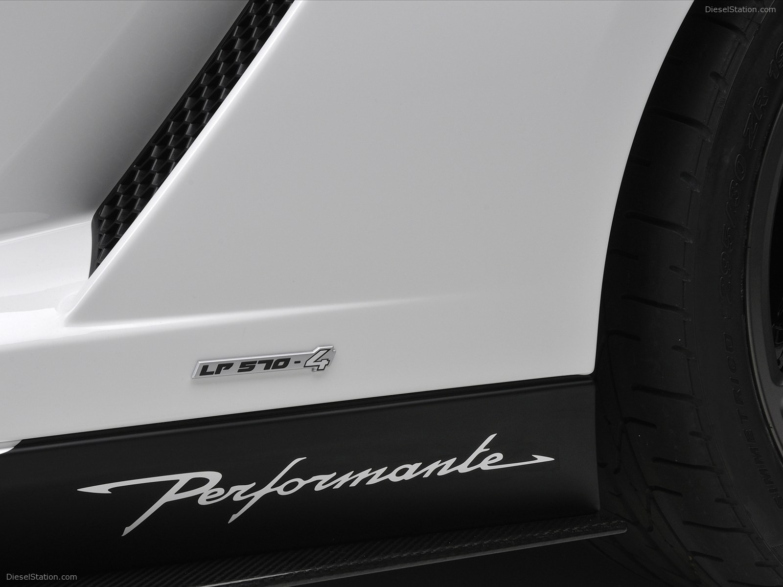 Lamborghini Gallardo LP570-4 Spyder Performante 2011 Lamborghini Gallardo LP570-4 Spyder Performante 2011