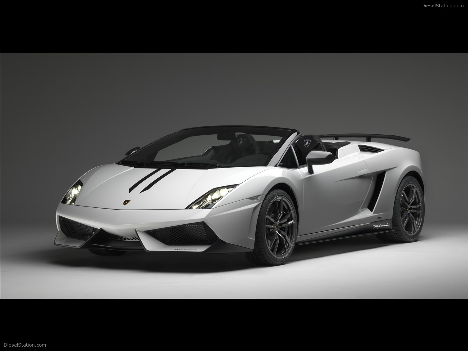 Lamborghini Gallardo LP570-4 Spyder Performante 2011 Lamborghini Gallardo LP570-4 Spyder Performante 2011