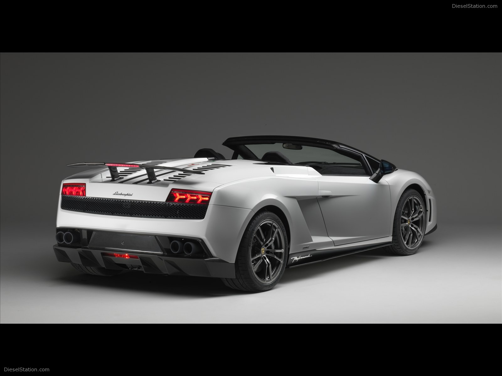 Lamborghini Gallardo LP570-4 Spyder Performante 2011 Lamborghini Gallardo LP570-4 Spyder Performante 2011
