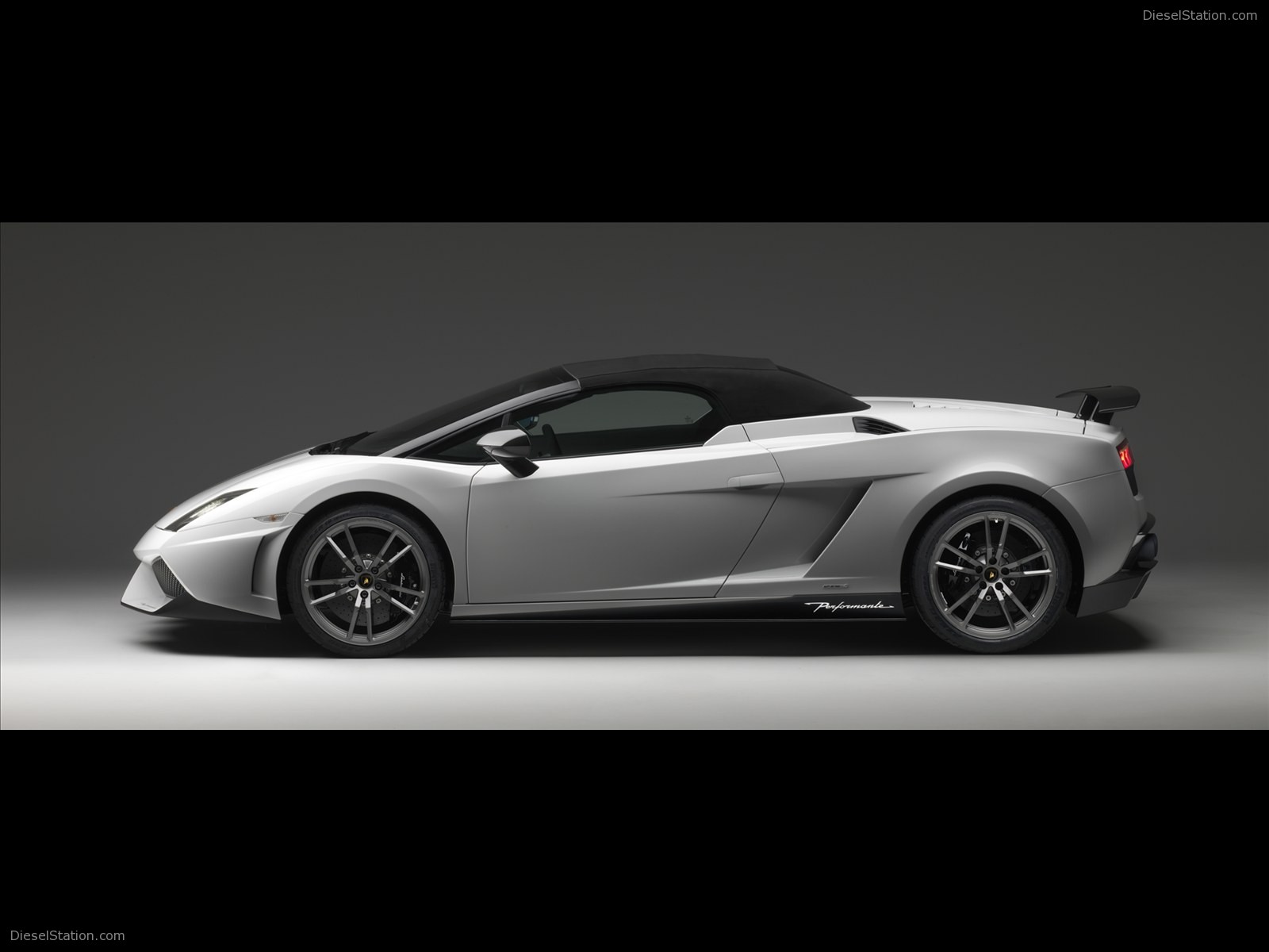 Lamborghini Gallardo LP570-4 Spyder Performante 2011 Lamborghini Gallardo LP570-4 Spyder Performante 2011