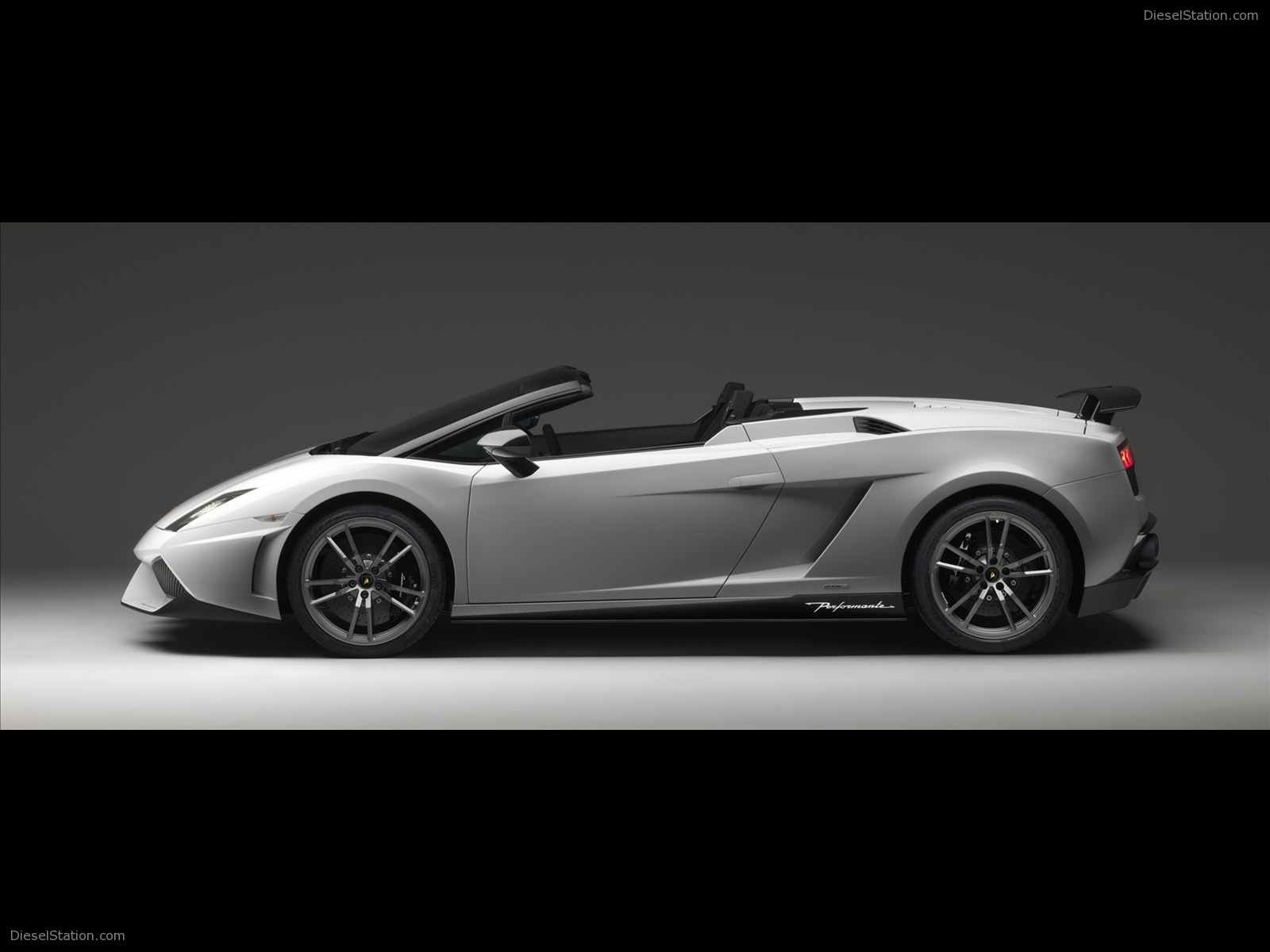 Lamborghini Gallardo LP570-4 Spyder Performante 2011