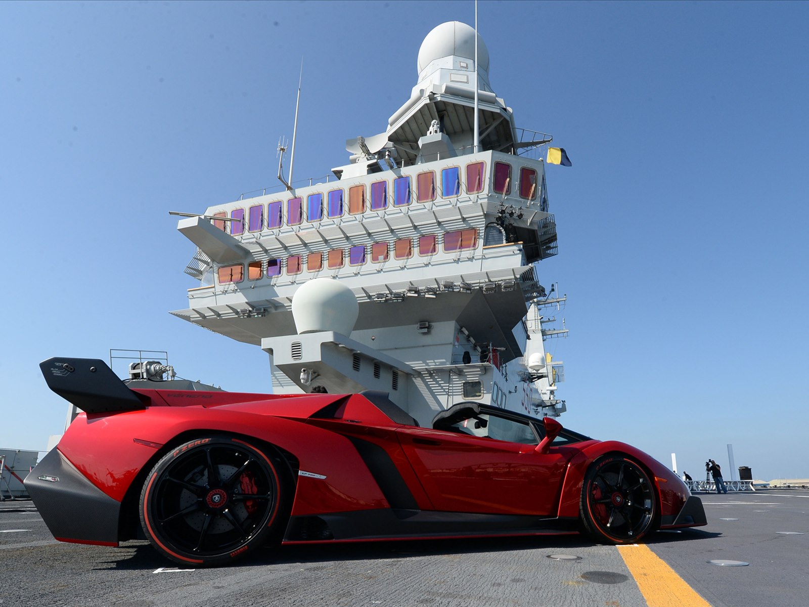 Lamborghini Veneno Roadster 2014