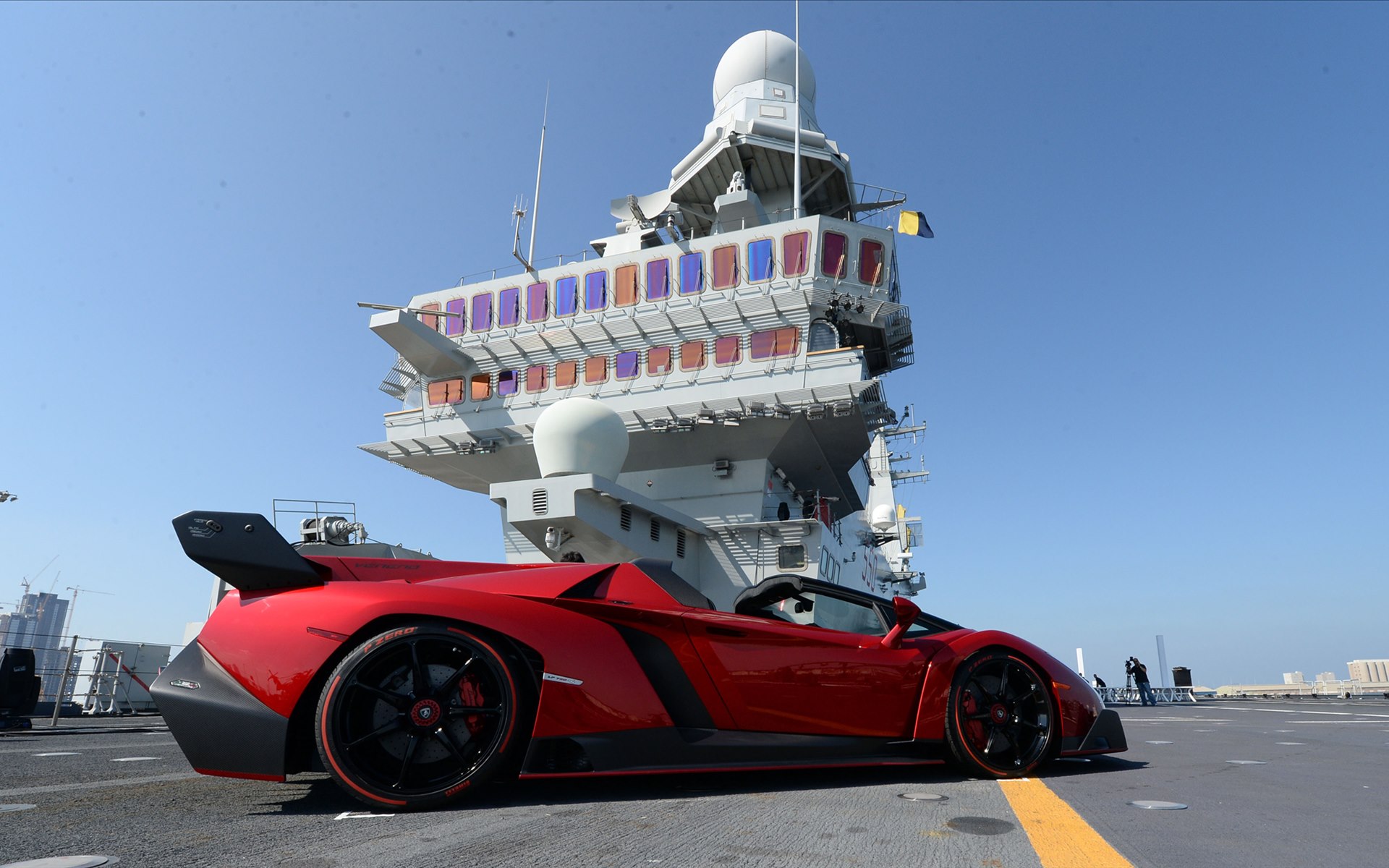 Lamborghini Veneno Roadster 2014