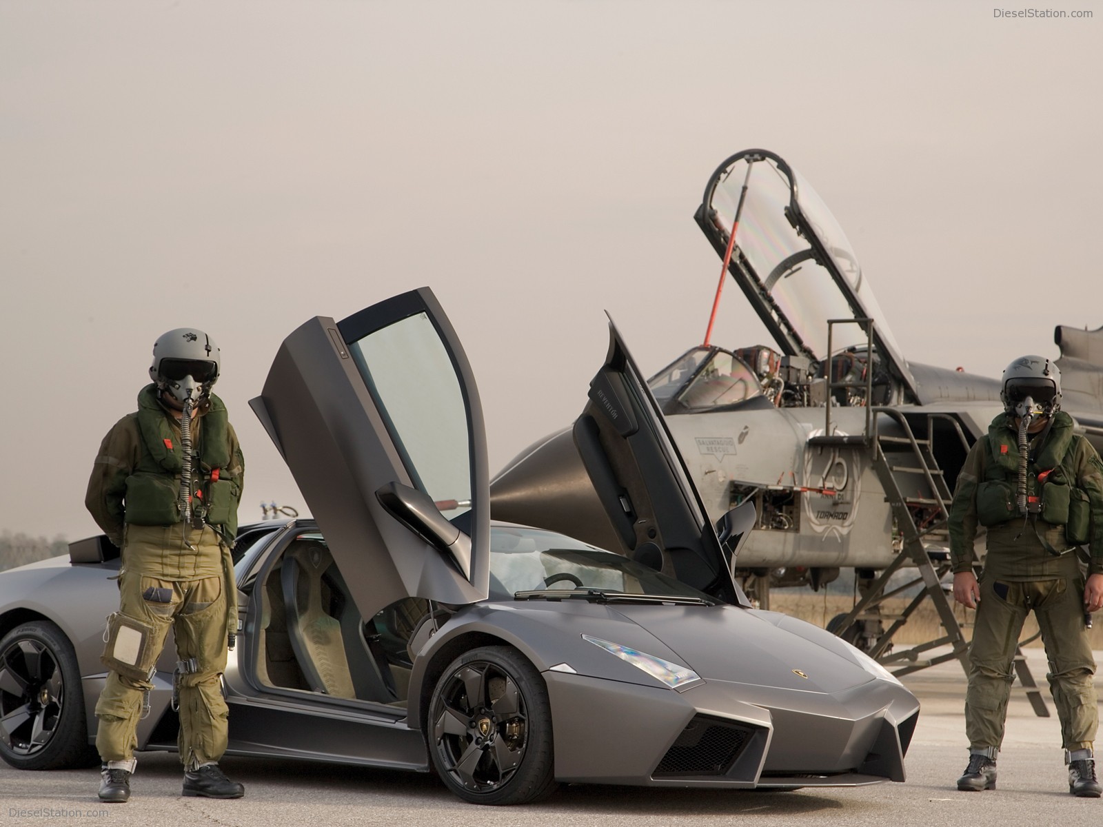Lamborghini Reventon vs Tornado Jet Fighter