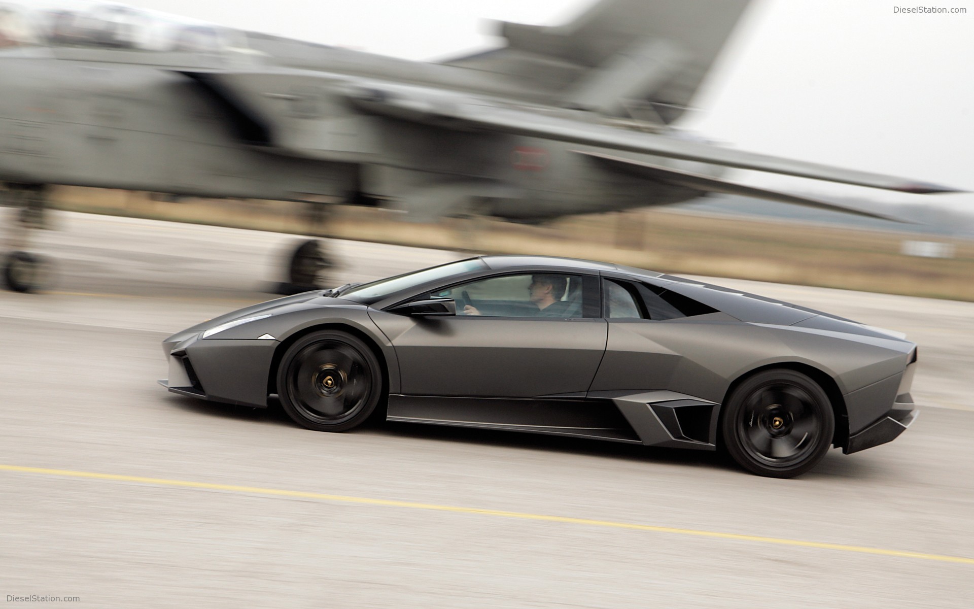 Lamborghini Reventon vs Tornado Jet Fighter