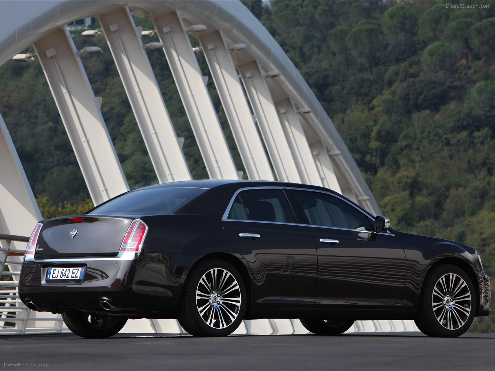 Lancia Thema 2012