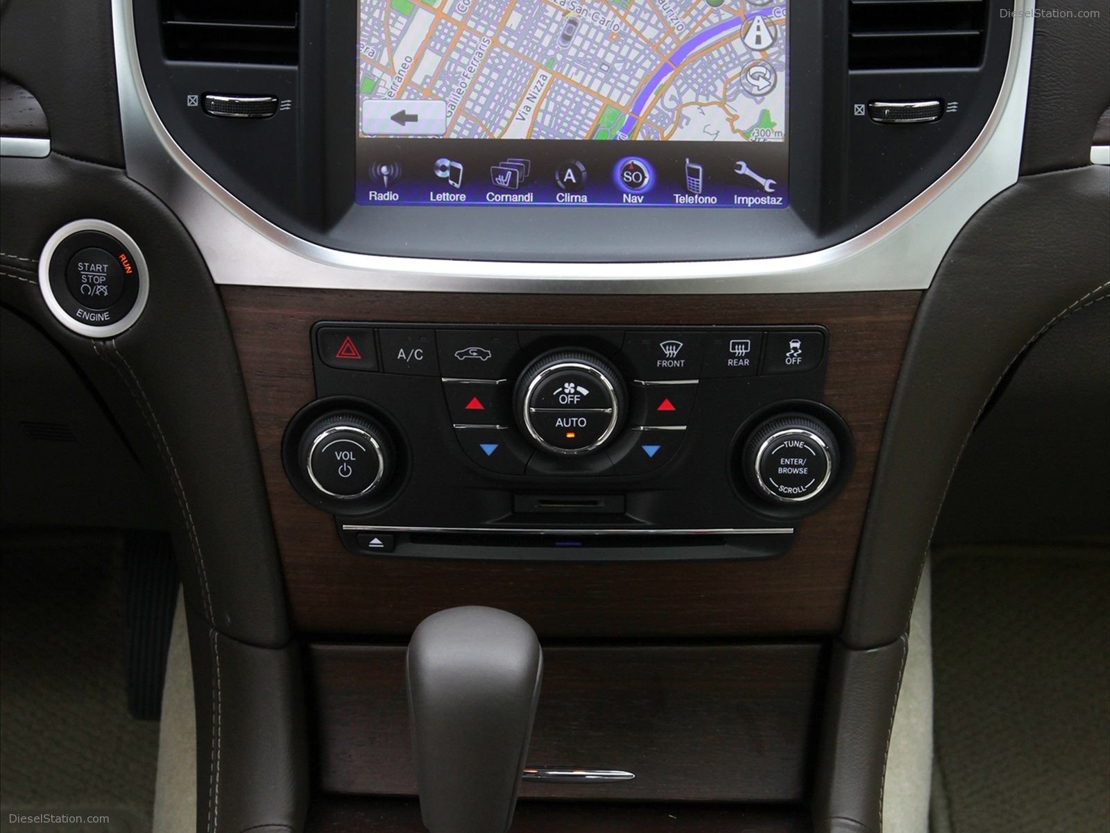 Lancia Thema 2012