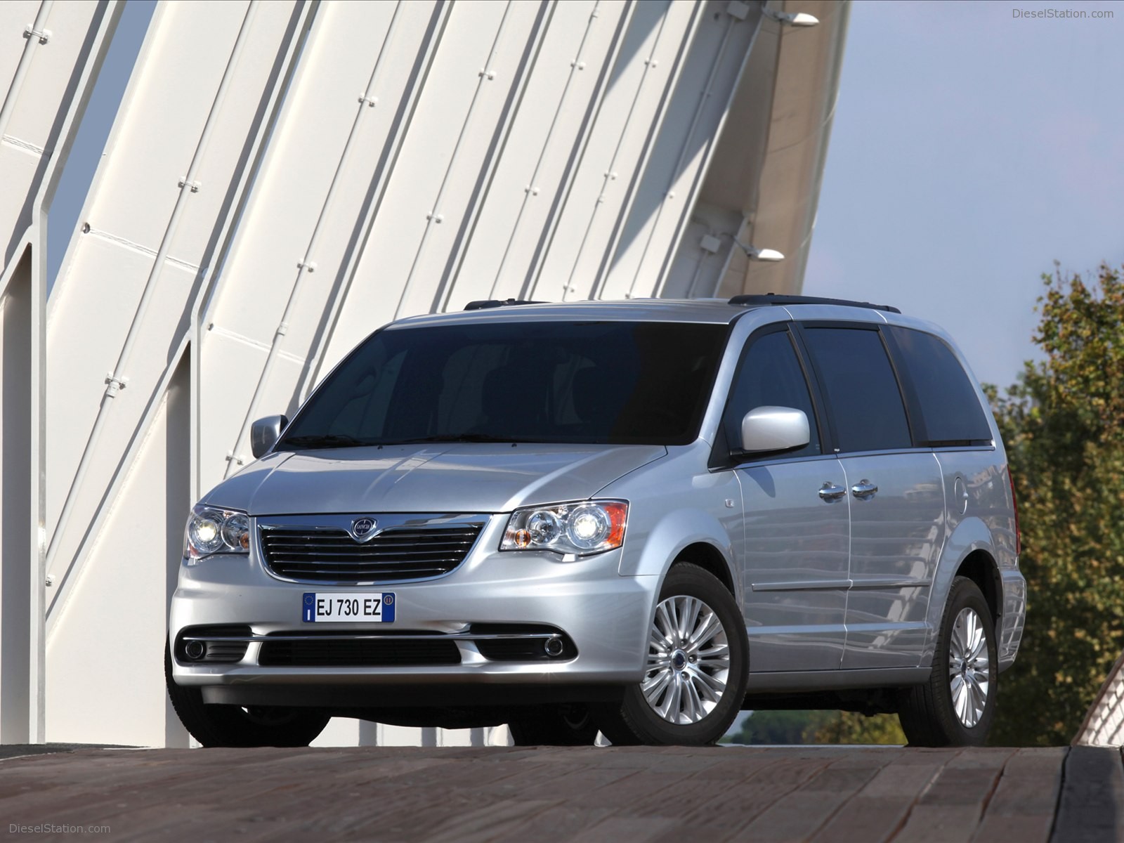 Lancia Voyager 2012
