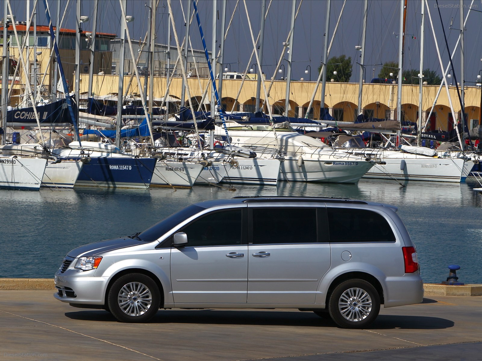 Lancia Voyager 2012