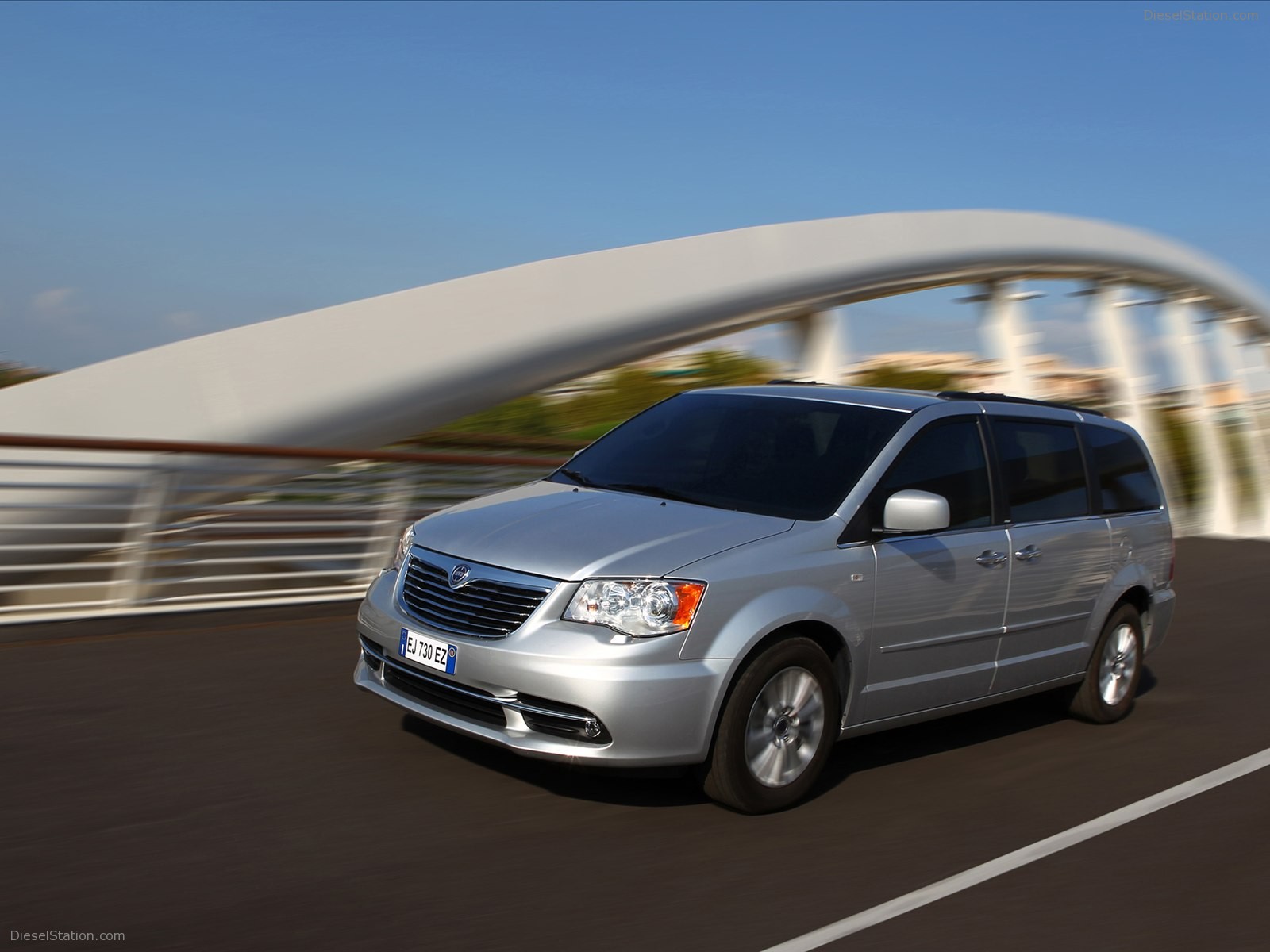 Lancia Voyager 2012