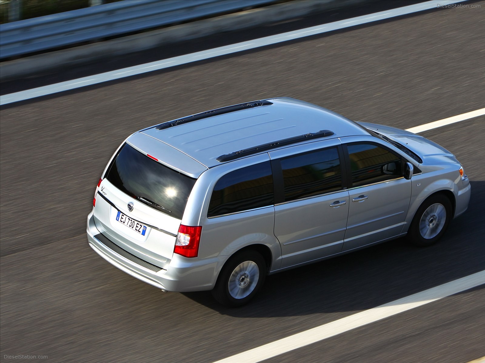 Lancia Voyager 2012