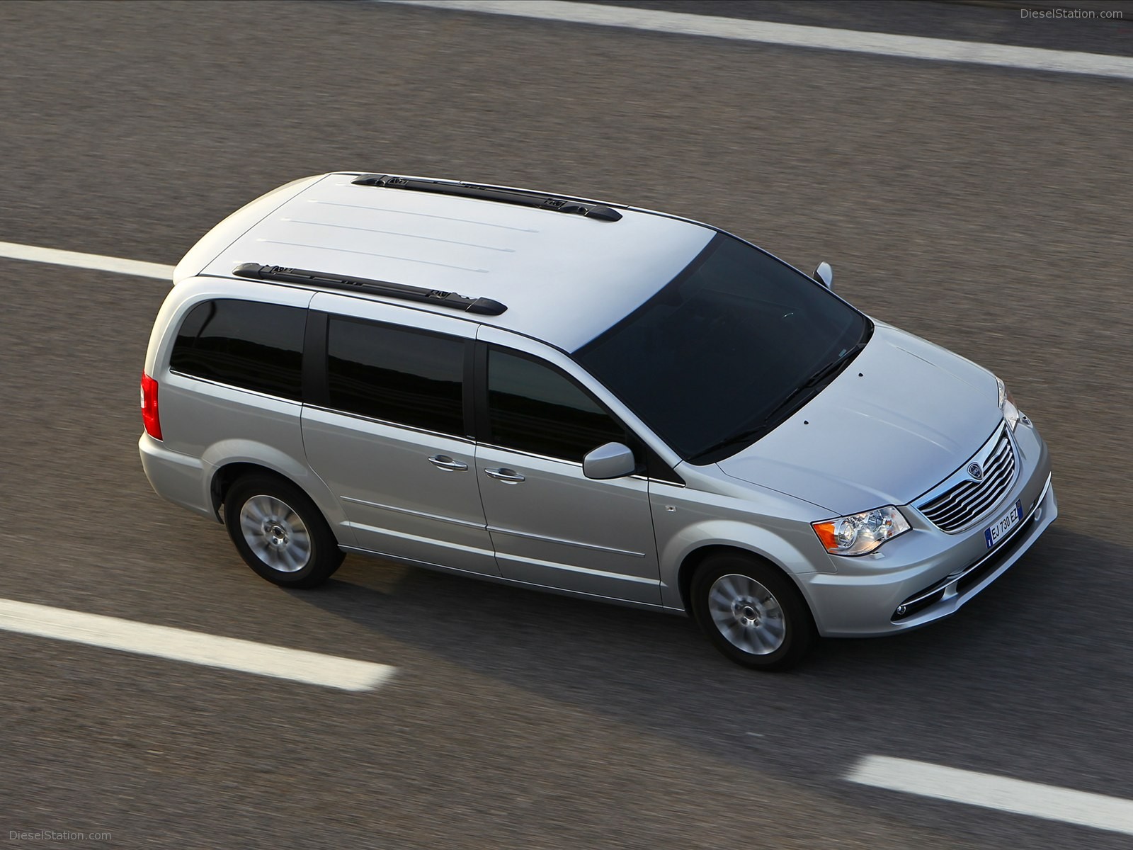 Lancia Voyager 2012