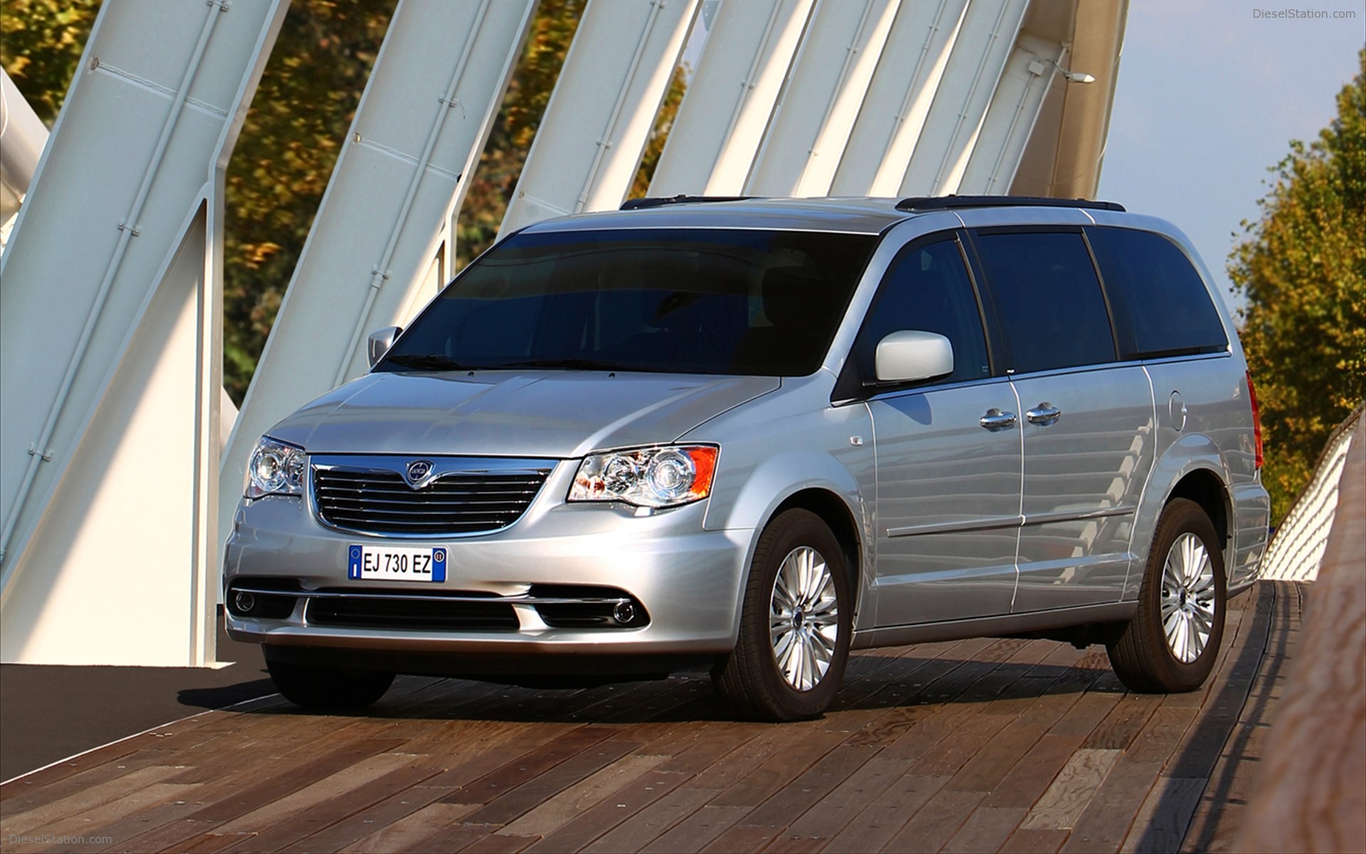 Lancia Voyager 2012