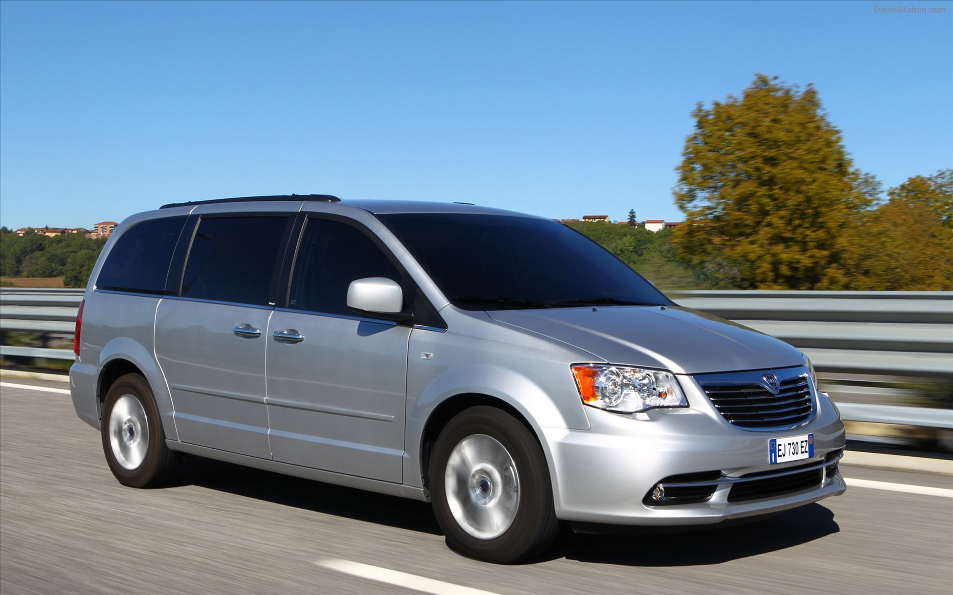 Lancia Voyager 2012