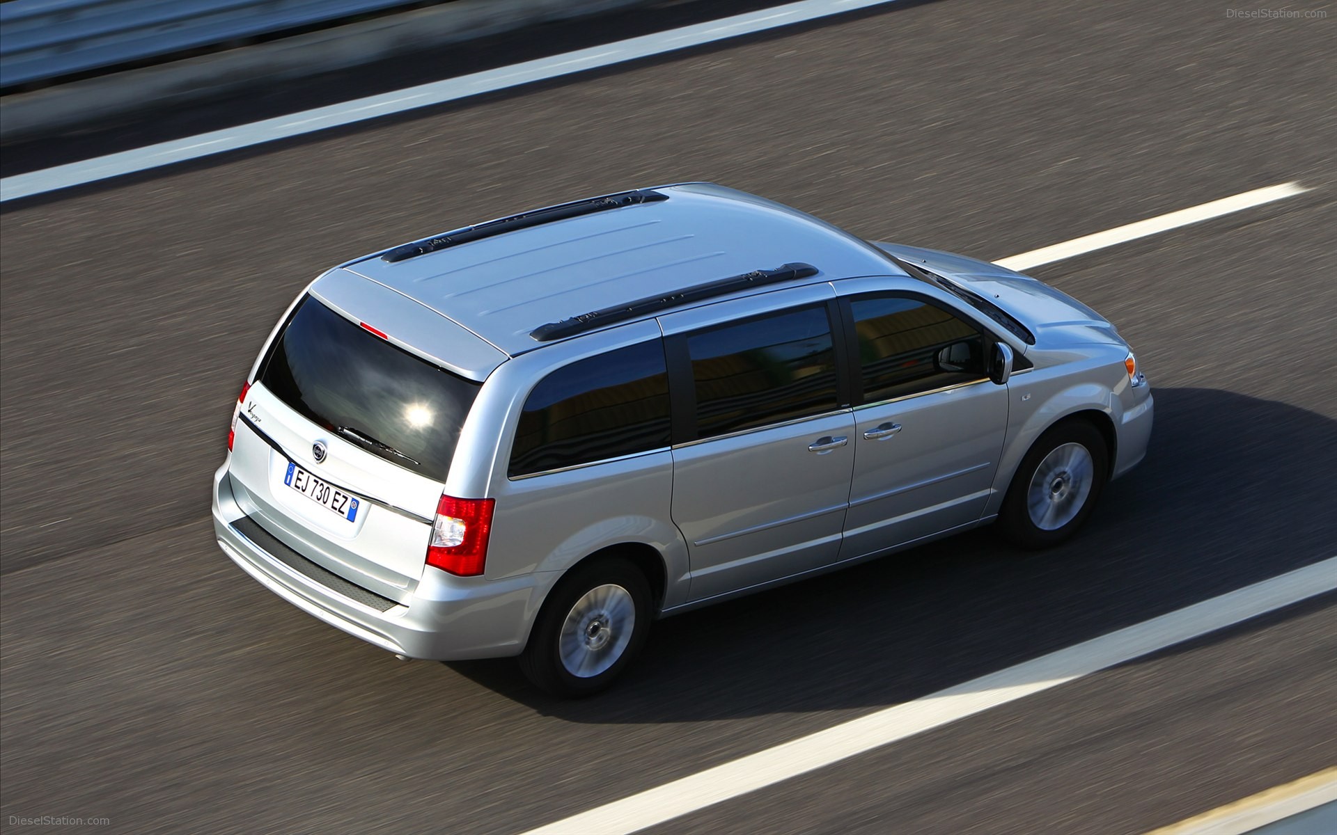 Lancia Voyager 2012