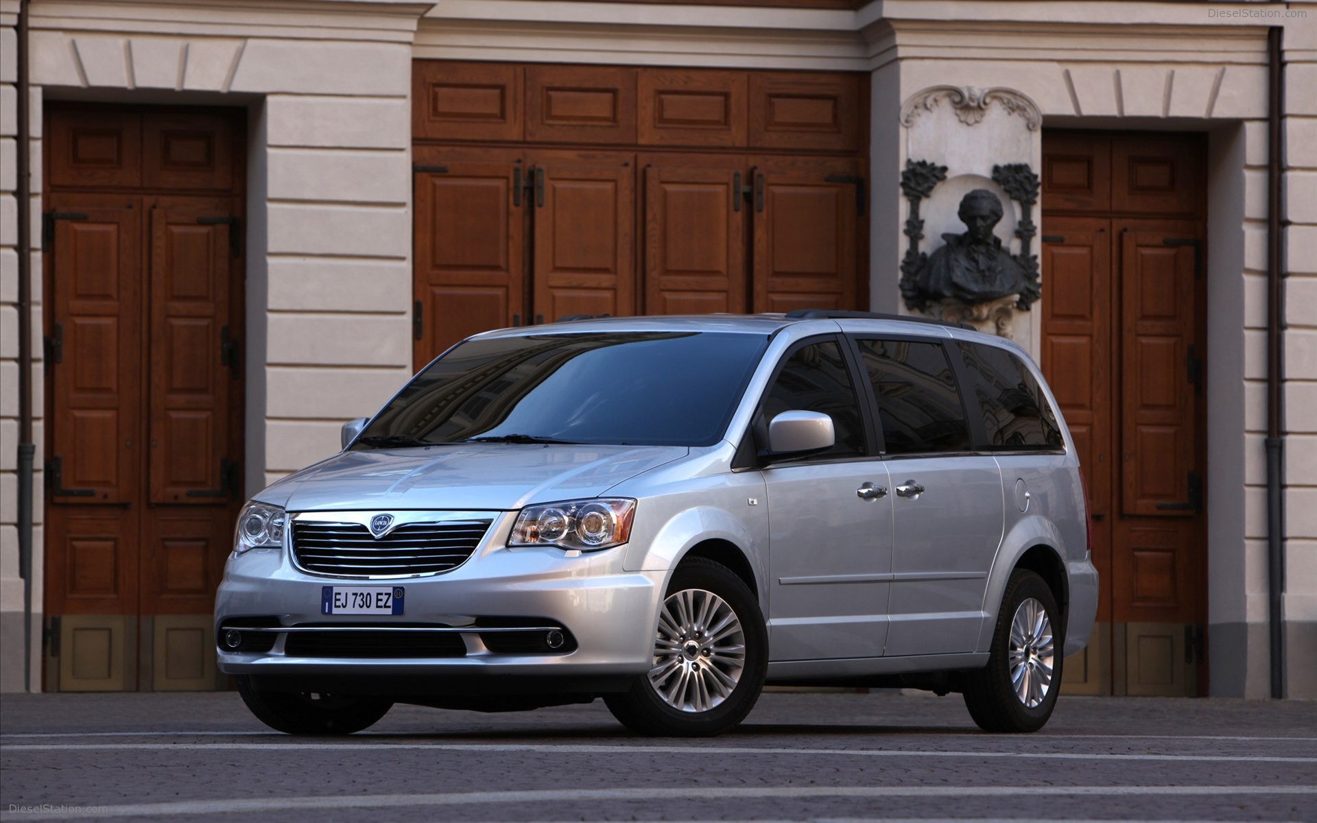 Lancia Voyager 2012