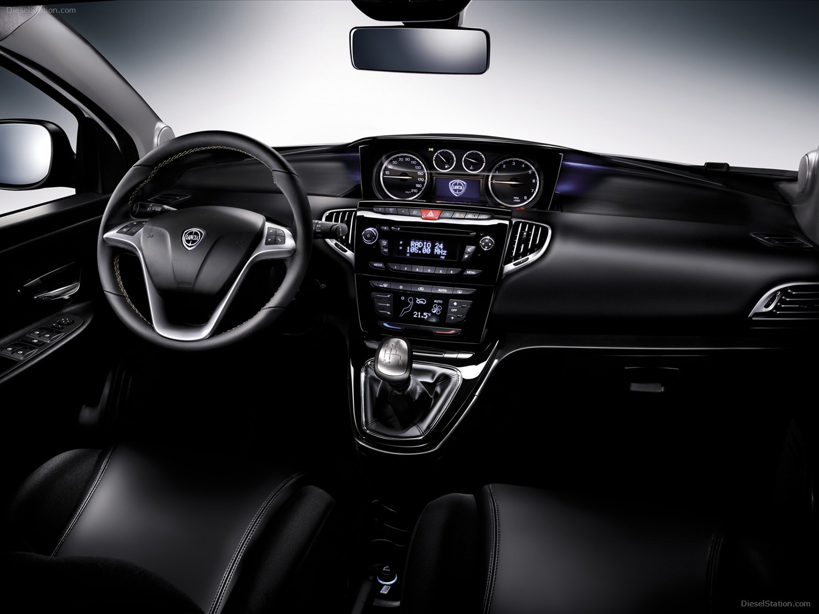 Lancia Ypsilon Ecochic Methane 2013
