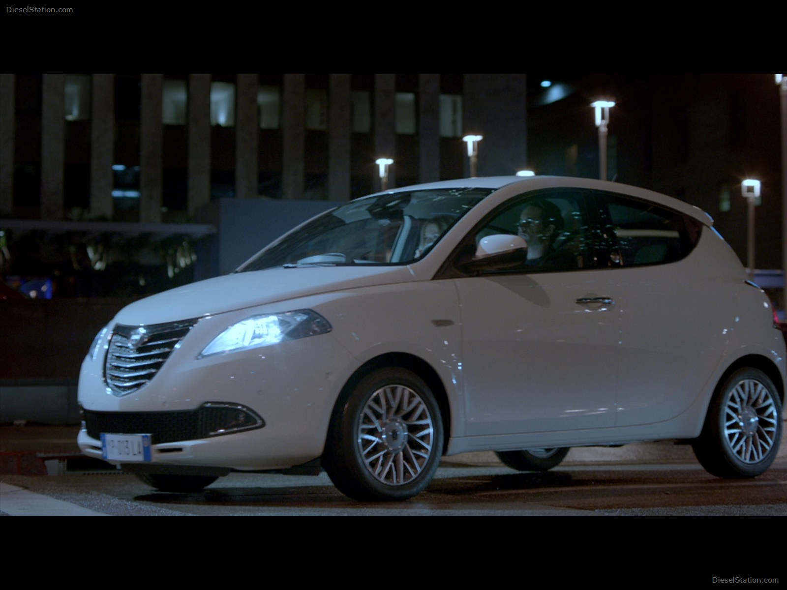Lancia Ypsilon Ecochic Methane 2013