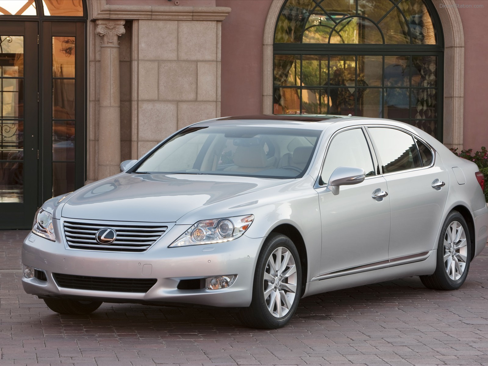 2010 Lexus LS 460