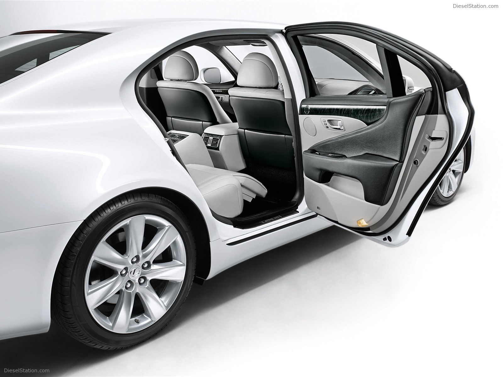 2010 Lexus LS 600h