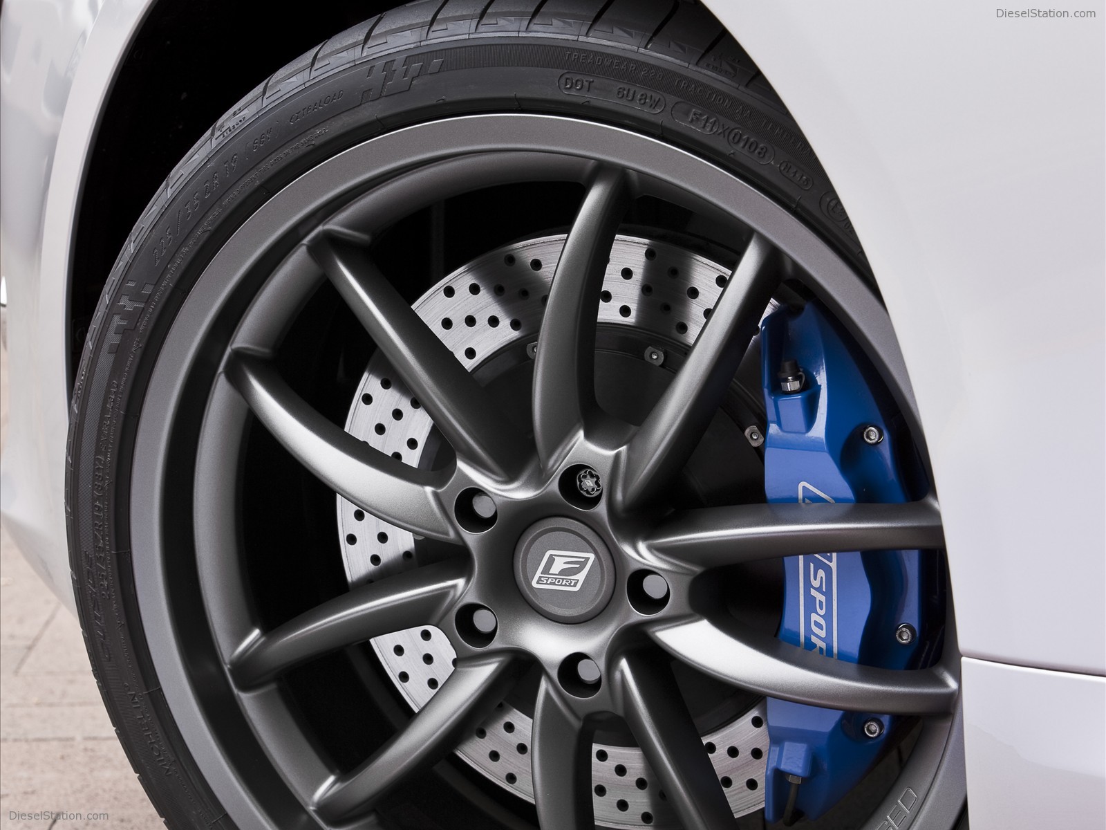 Lexus IS C gets the F-Sport Treatment