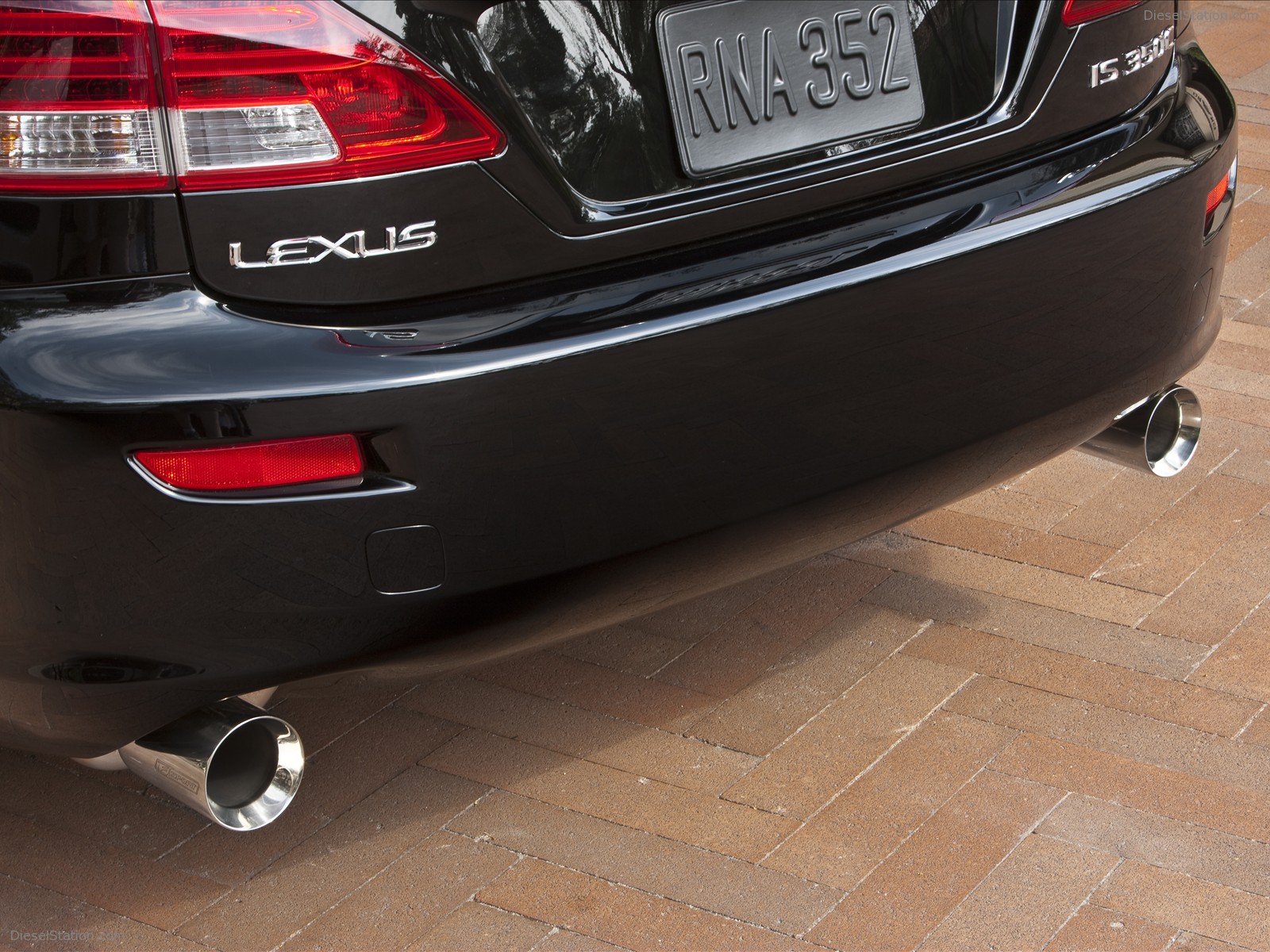 Lexus IS C gets the F-Sport Treatment