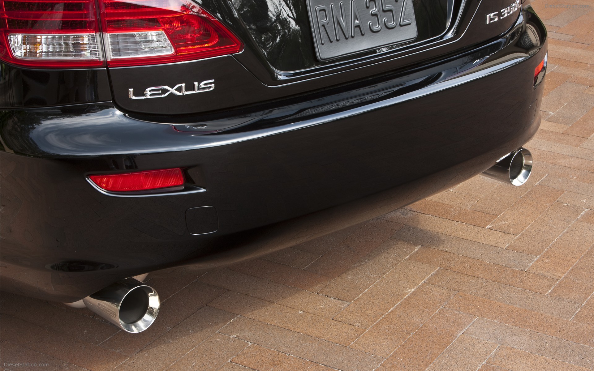 Lexus IS C gets the F-Sport Treatment