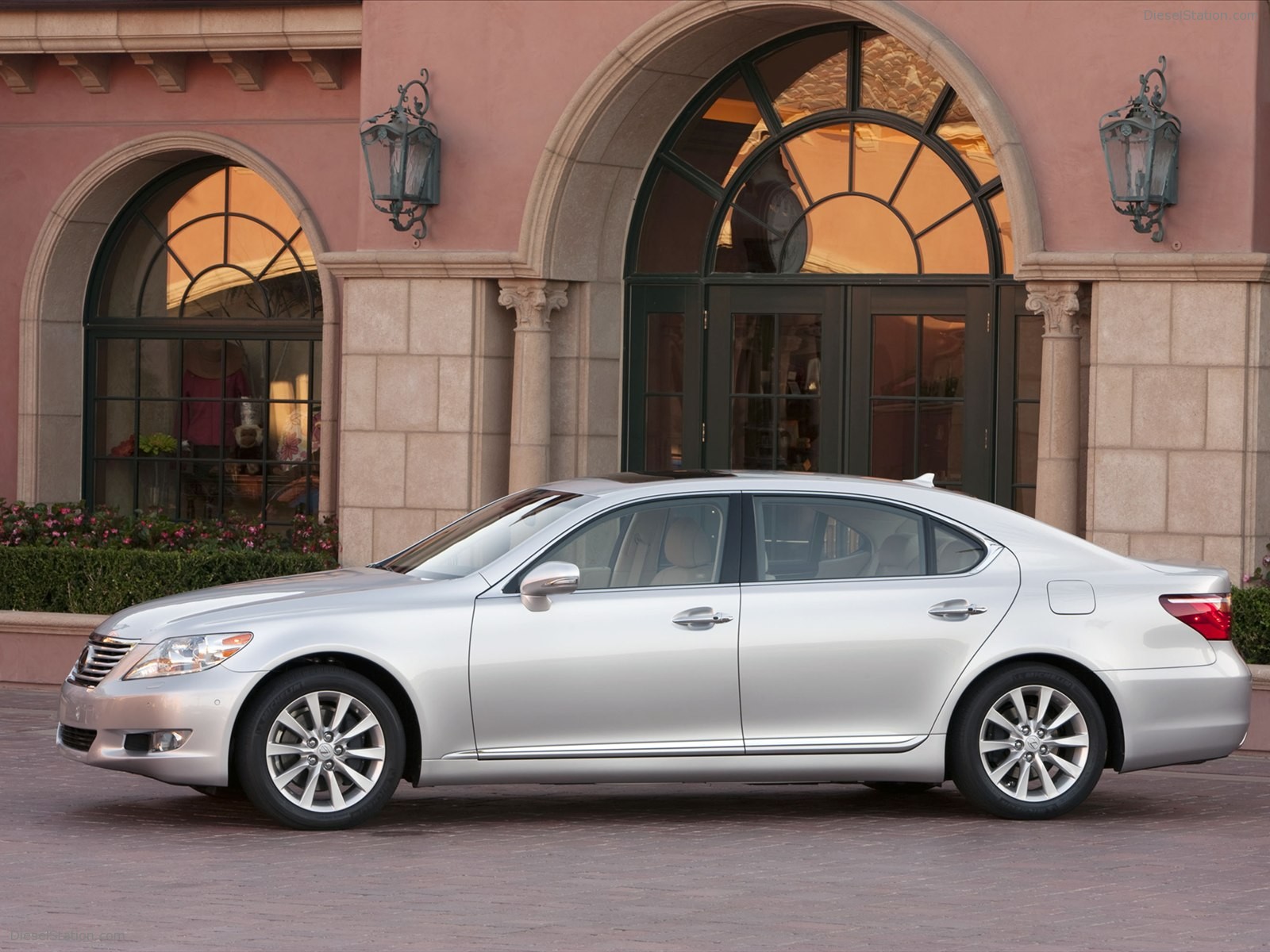 Lexus LS 460 L 2011