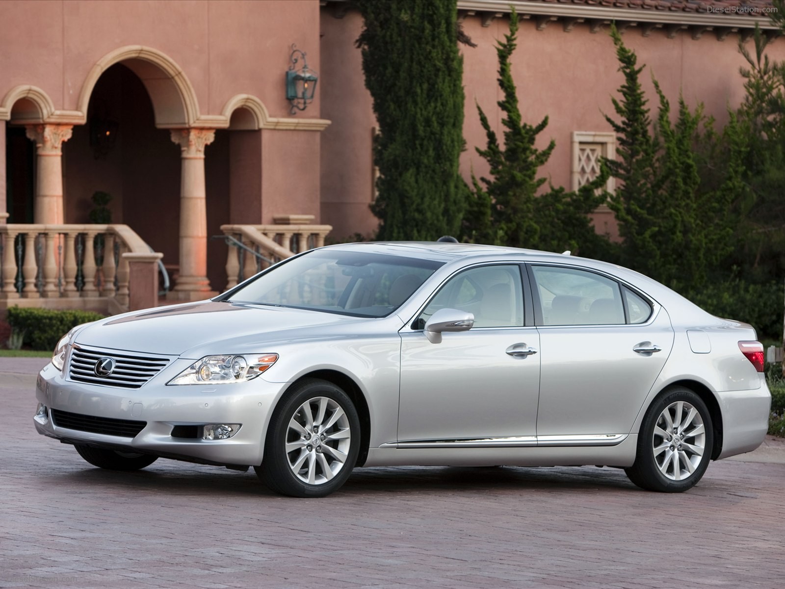 Lexus LS 460 L 2011