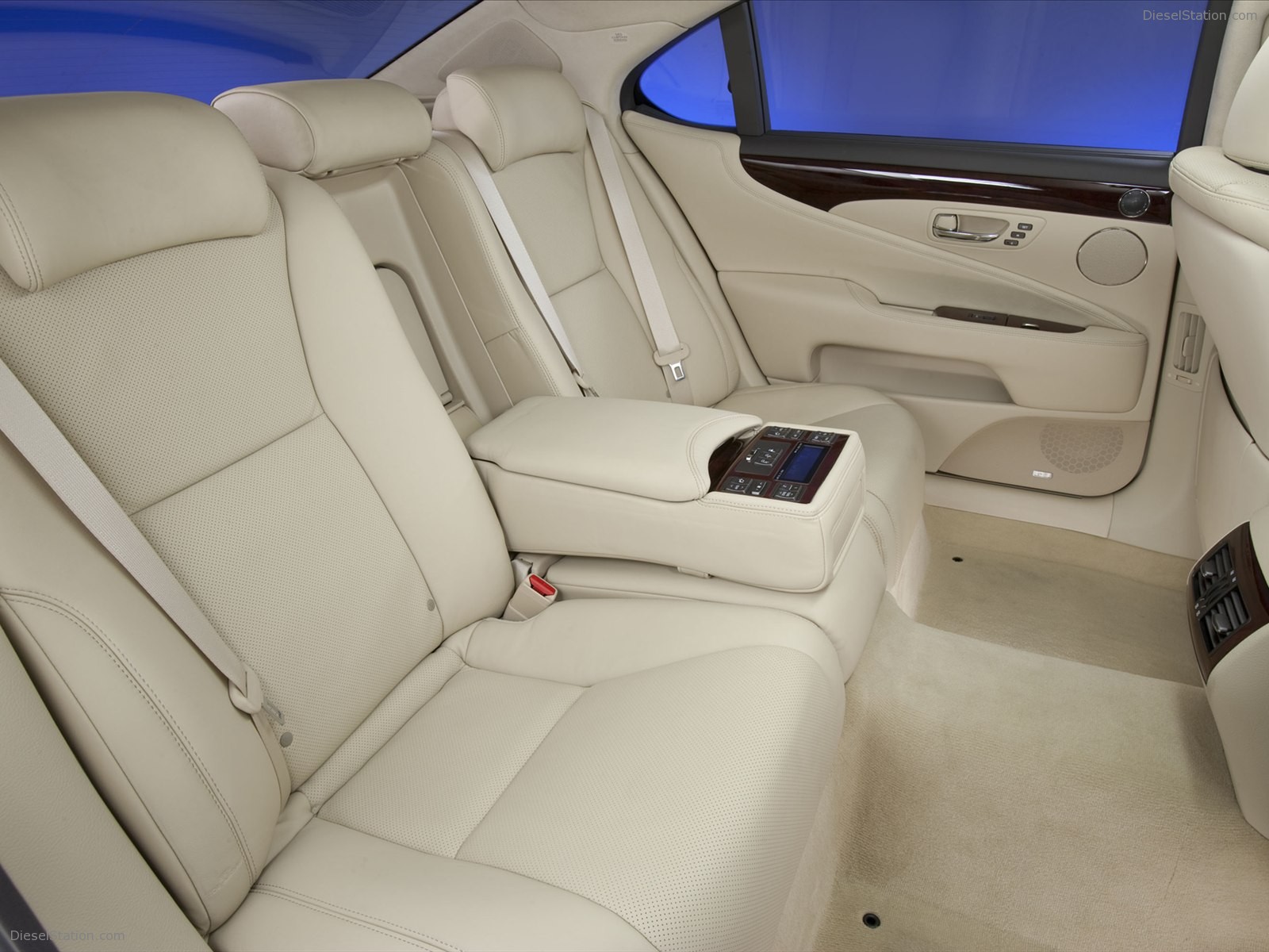 Lexus LS 460 L 2011