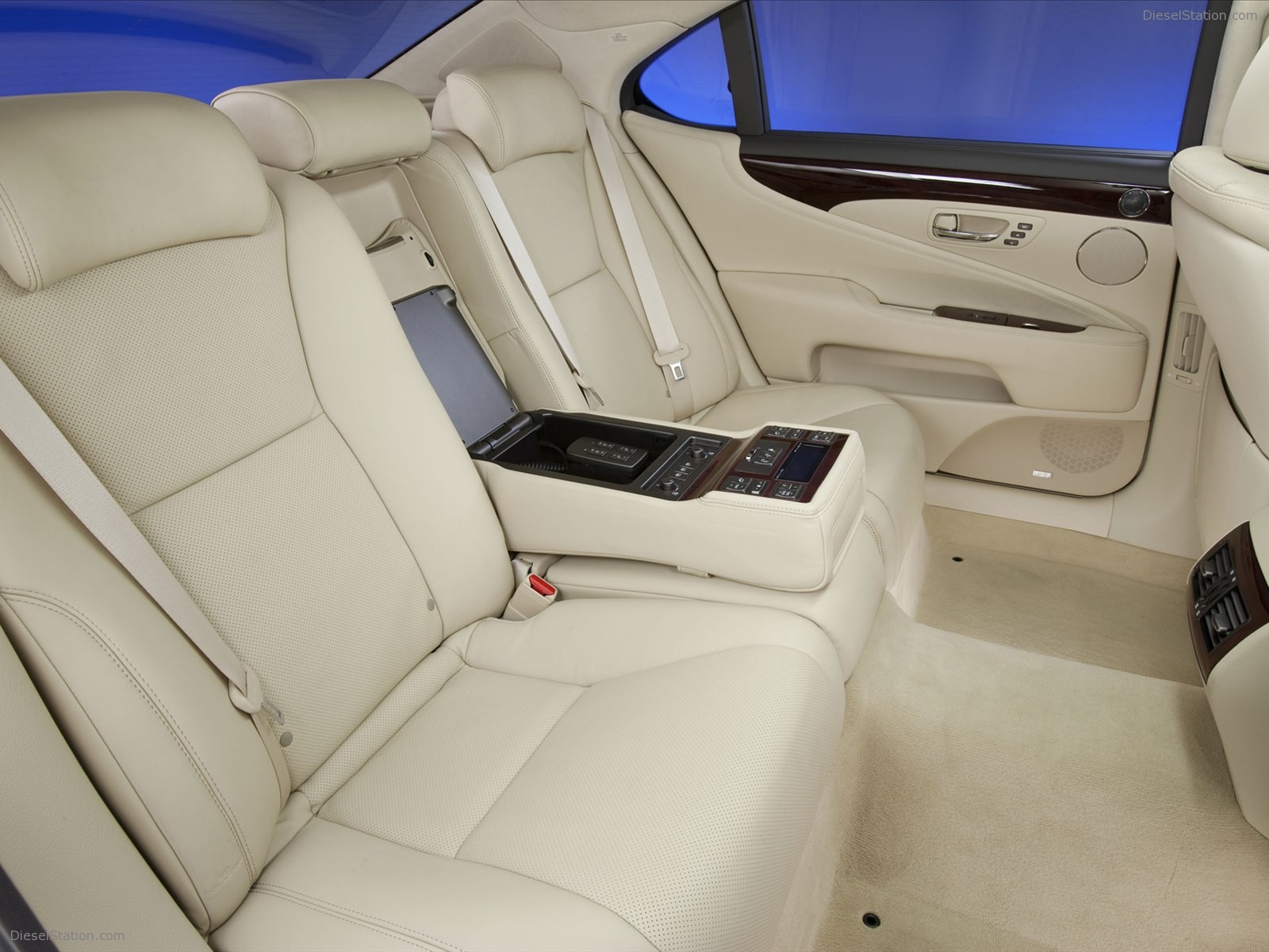 Lexus LS 460 L 2011