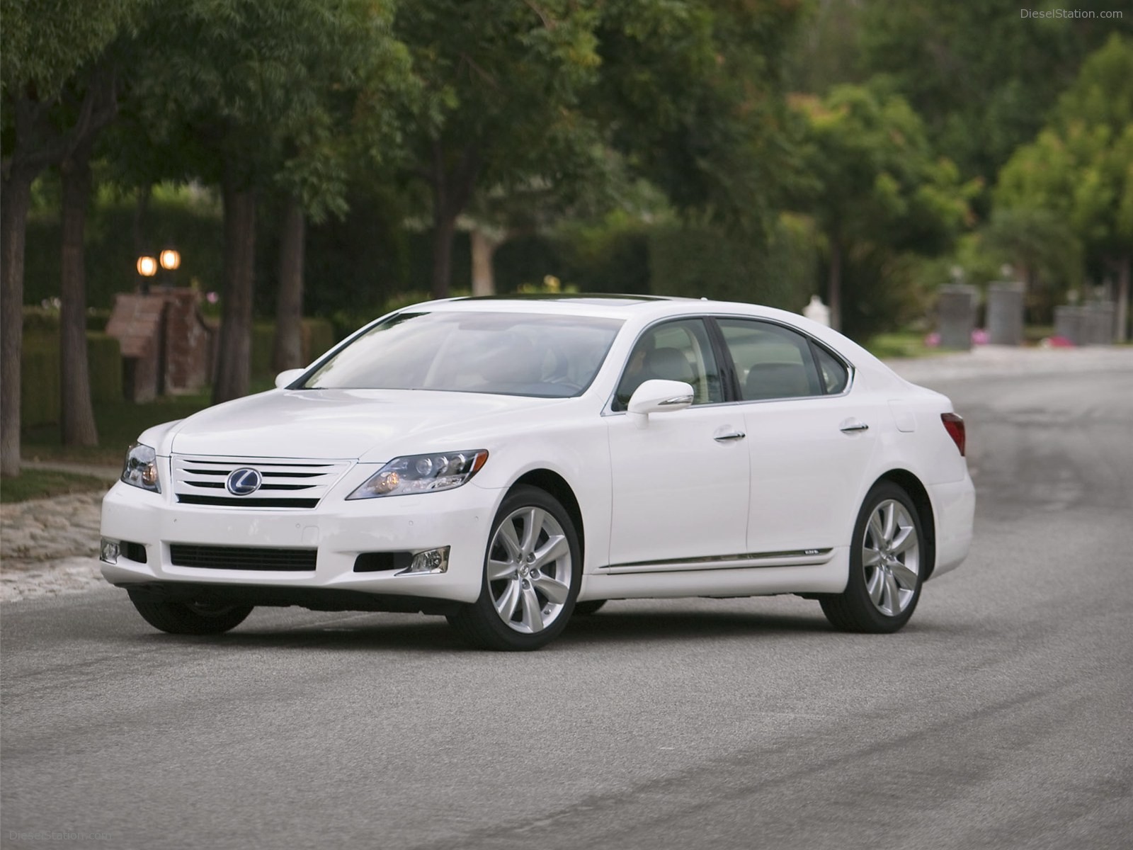 Lexus LS 600h L 2011